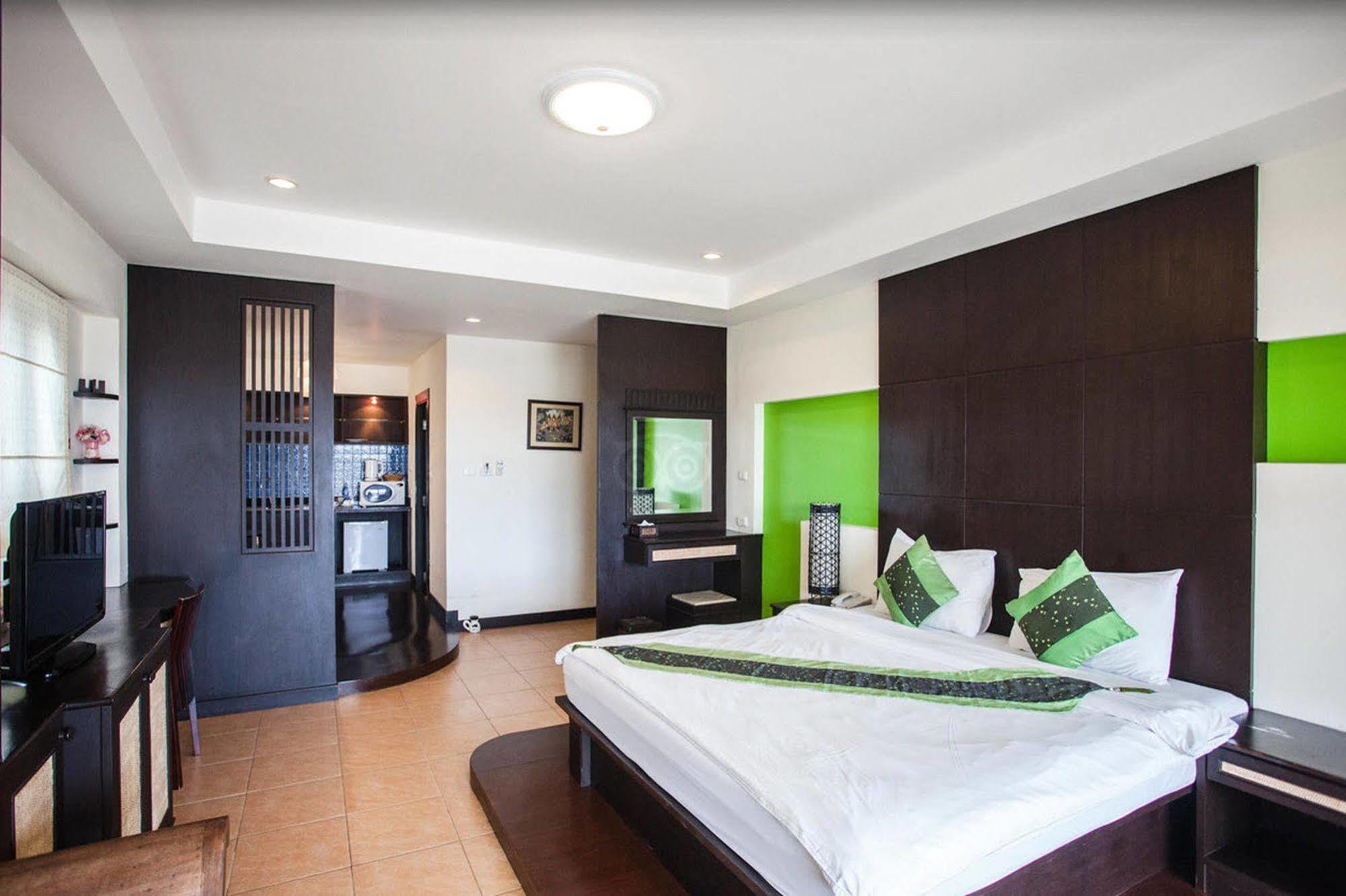 Royal Nakara Ao Nang Hotel Exterior photo